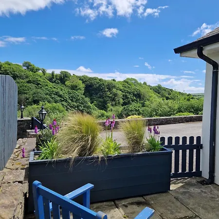 Апартаменты La - Between And Rosscarbery Leap