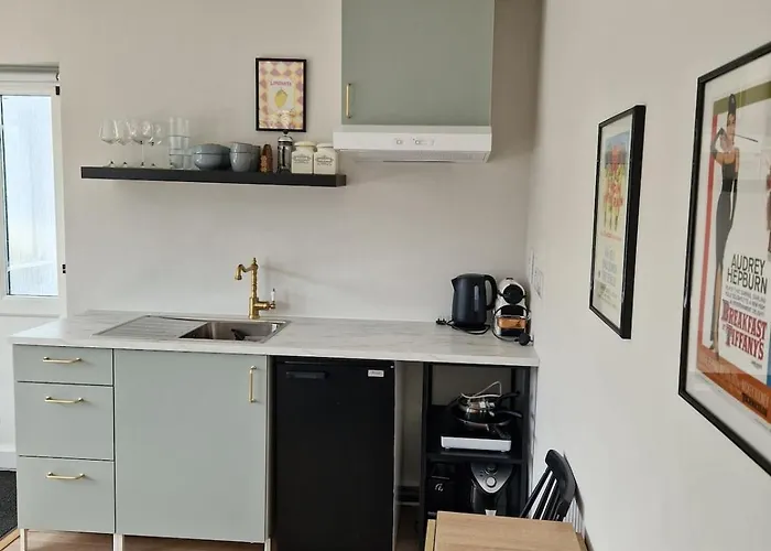 La - Between And Rosscarbery Leap