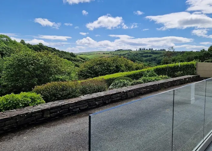 La - Between And Rosscarbery * Leap